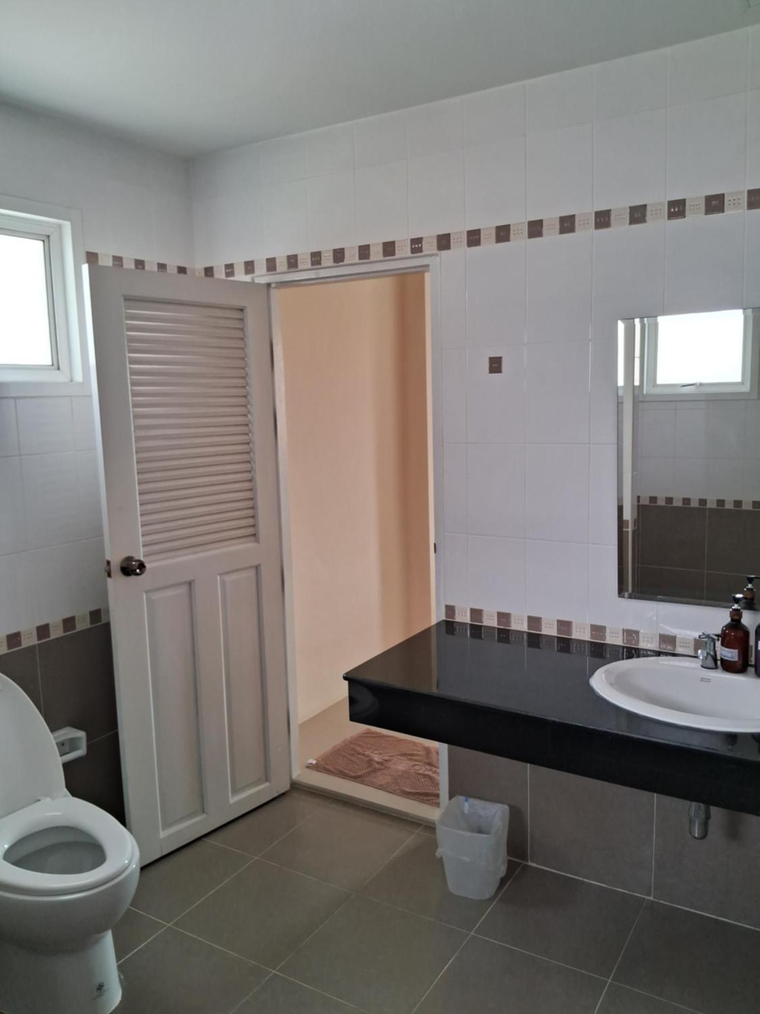 เคทู เกสเฮาส์  Hotel Chonburi Eksteriør billede